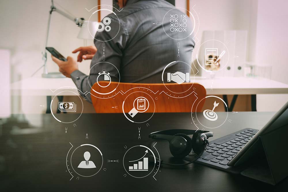 Exploring the Hosted VoIP Phone System's Pros and Cons